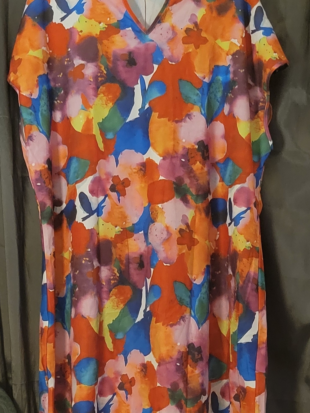 Painterly Floral V-Neck Tunic Dress in Multicolor